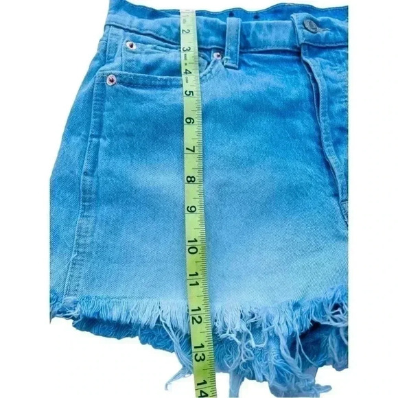 Women’s Gap Cheeky Shorts High Rise Distressed •Size 6•Light Wash•Botton Fly• - Picture 5 of 11